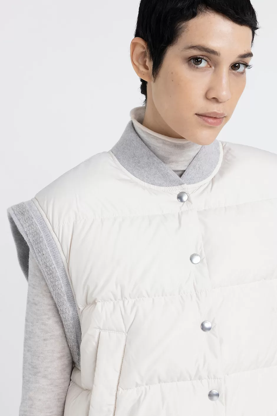 Capispalla | Peserico Piumino Corto Senza Maniche Con Collo Bomber Beige perla