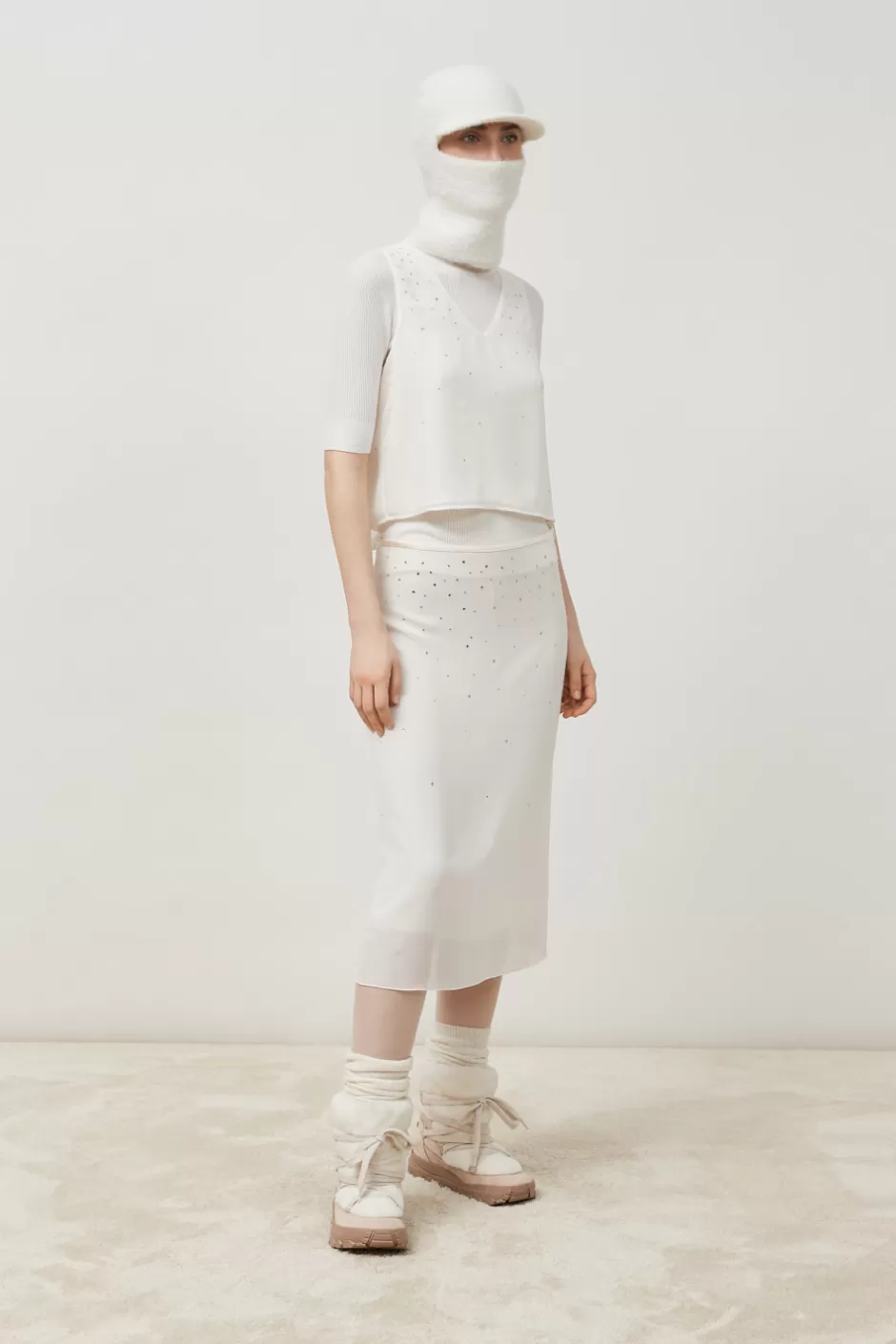 Completi E Set Coordinati | Top E T-Shirt | Peserico Top Crop Con Scollo A V E Cristalli In Crepe Leggero Bianco