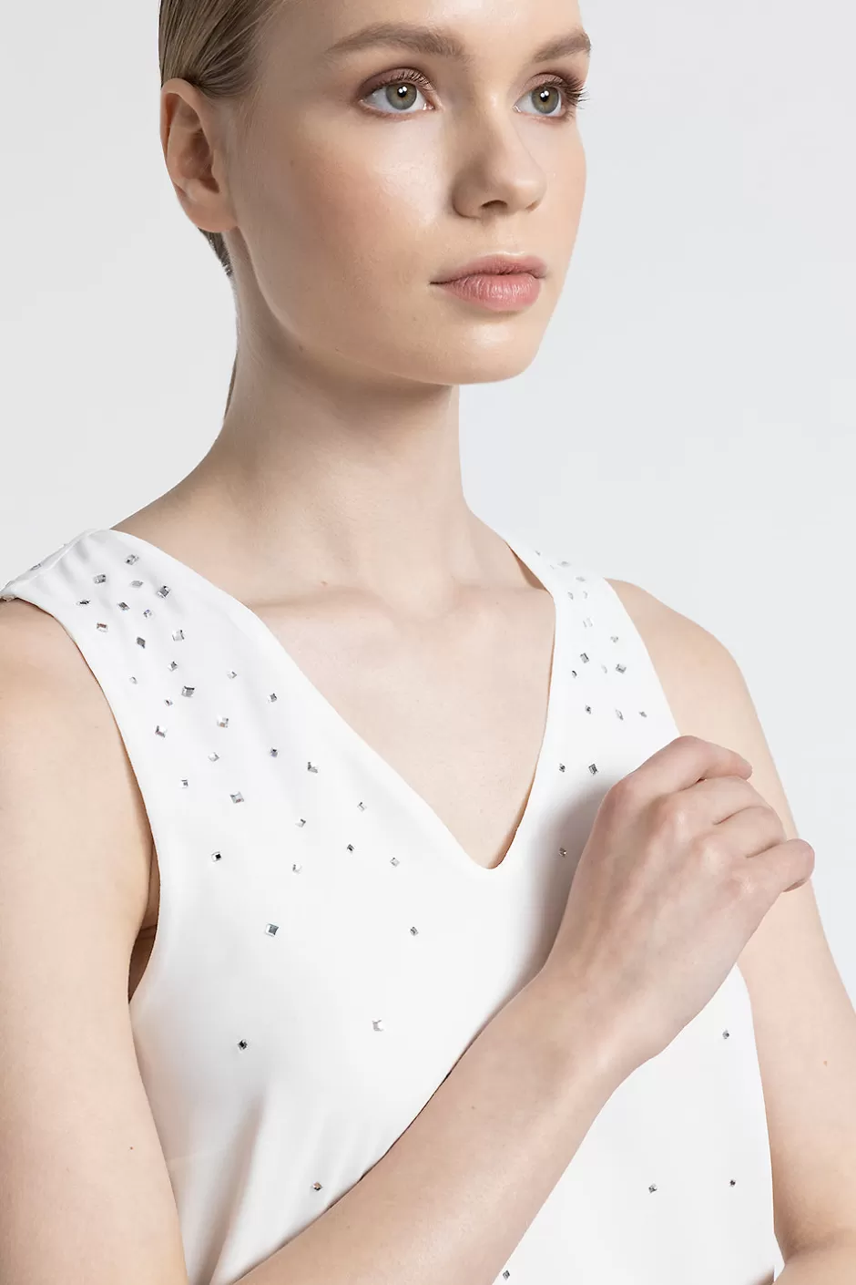 Completi E Set Coordinati | Top E T-Shirt | Peserico Top Crop Con Scollo A V E Cristalli In Crepe Leggero Bianco
